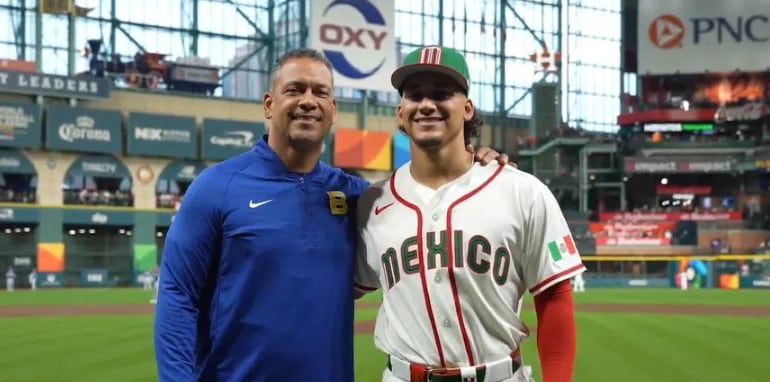 Allen Thomas, preparador físico de la selección brasileña, es papá de Alek Thomas, jugador de México. (Captura de pantalla: World Baseball Classic)
