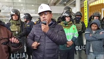 Carlos Flores, ingeniero de la