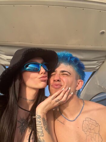 “Siempre que me lo crucé me pareció muy fachero. Pero cuando me lo crucé una vez en un cumpleaños de 15 que tocamos juntos, lo vi y sentí que nunca más iba a interesarme nadie”, contó La Joaqui, enamoradísima de Luck Ra (Instagram)