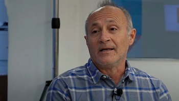 Feria del Libro: el Premio de la Crítica fue para Juan José Becerra por una novela que son dos