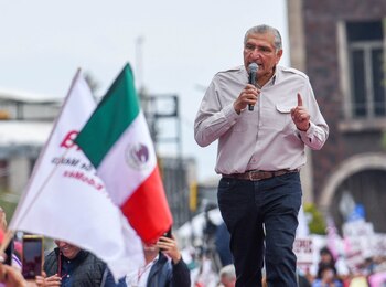 Adán Augusto López sigue trabajando