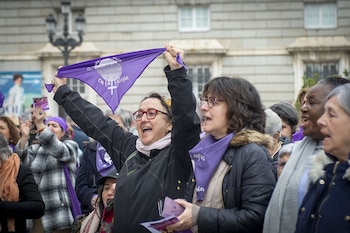 Feministas católicas de la Revuelta de Mujeres en la Iglesia en una concentración en Madrid. (Juan Barbosa / Europa Press)