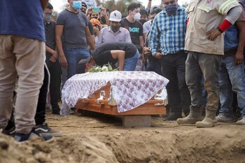 Los familiares y amigos gritaban