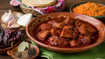 Cómo hacer el asado de puerco de Doña Ángela de De mi Rancho a Tu Cocina