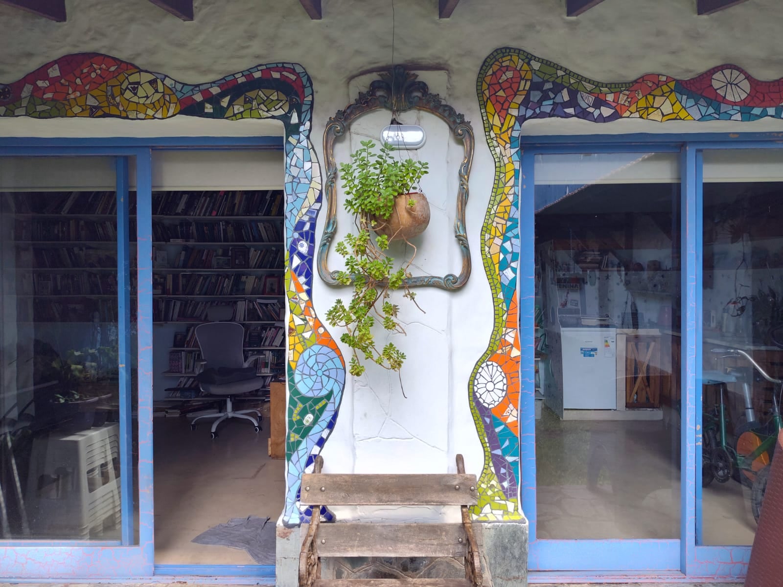 El marco de los abuelos encontró nueva vida y trajo las huellas de lo que fue