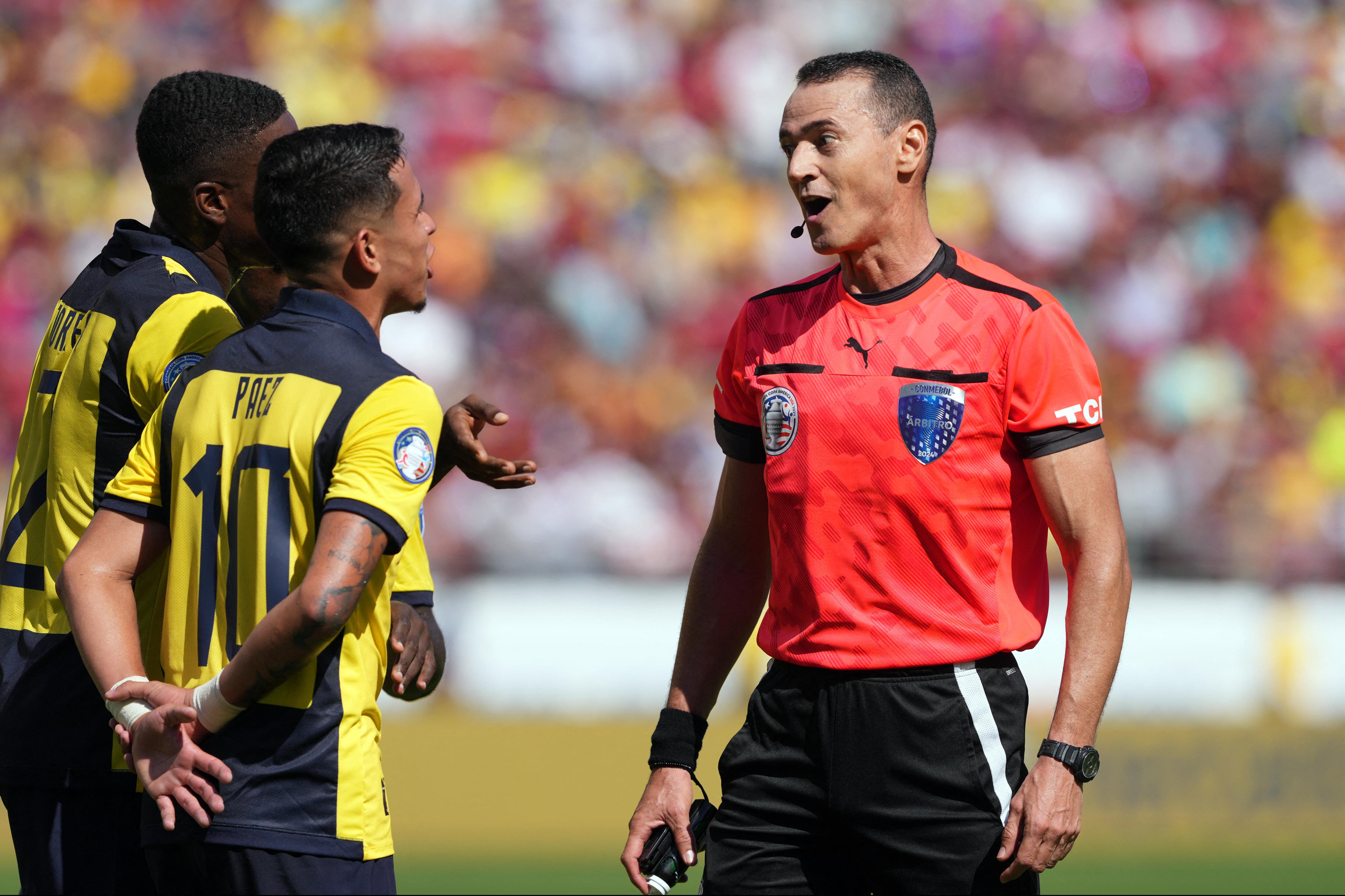 Wilmar Roldán arbitró su decimocuarto partido de la Copa América desde que es árbitro FIFA - crédito Darren Yamashita-USA TODAY Sports