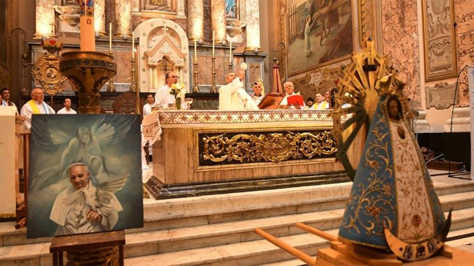 La Iglesia San José de Flores fue el lugar del primer homenaje a Francisco, a un año de su muerte (Enrique Cangas)