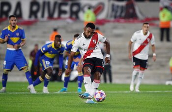 La definición de Miguel Borja para marcar el único gol del Superclásico (Foto: Reuters)
