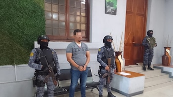 Gobierno de Guatemala ejecuta extradición de mexicano acusado de narcotráfico a Estados Unidos