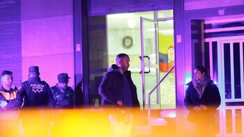 Un hombre dispara a su