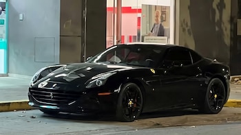 Una Ferrari descapotable y otros 23 vehículos de un financista ligado a Chiqui Tapia serán entregados a la Corte Suprema