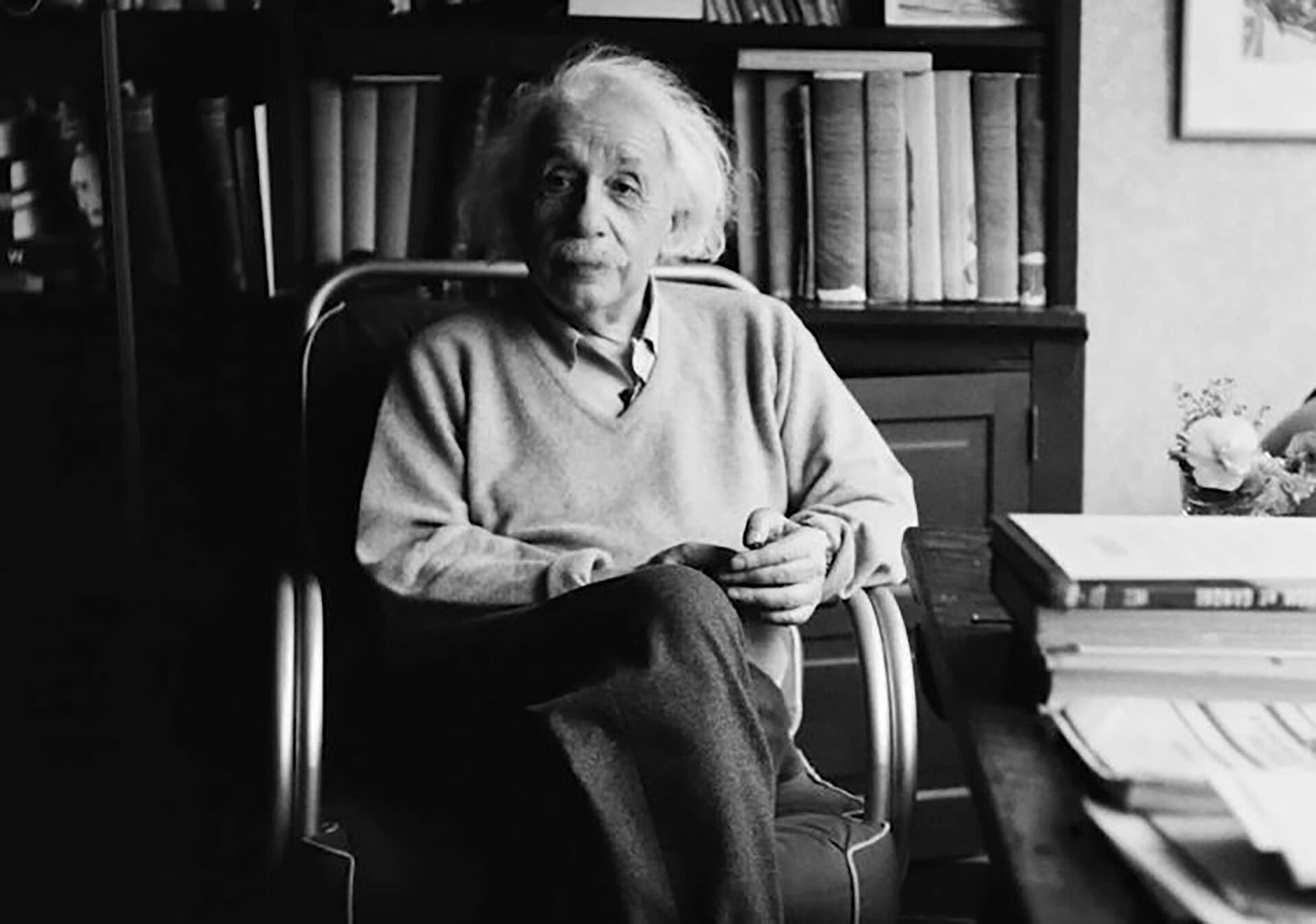 Relatividad, la obra que relata un encuentro con Albert Einstein