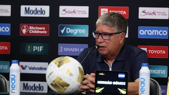 La selección de El Salvador encara el camino al Mundial 2030 con Hernán “Bolillo” Gómez