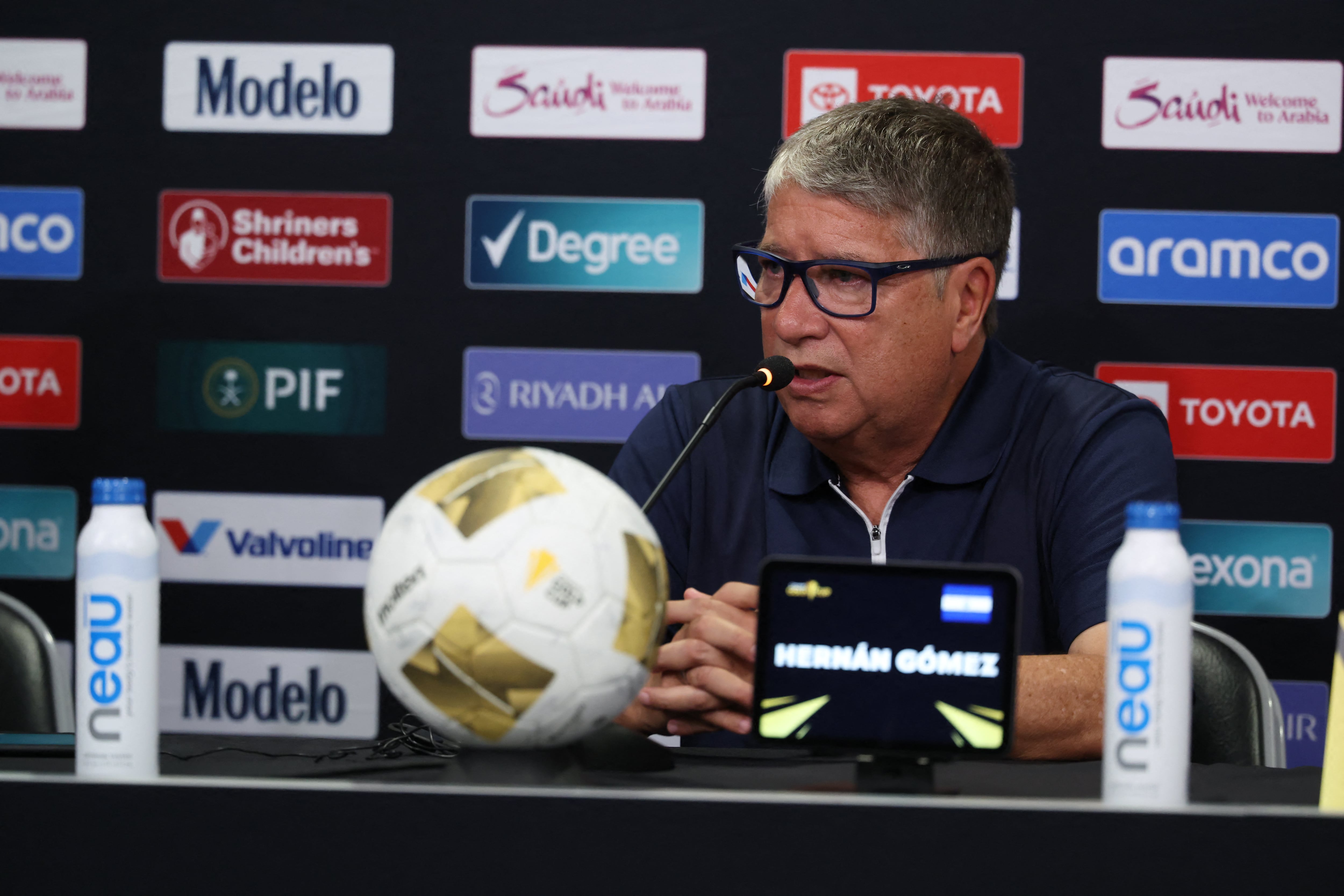 Jun 21, 2025; Houston, Texas, USA; El Salvador head coach Hernan Dario Gomez speaks during the press conference after the match against Honduras during a group stage match of the 2025 Gold Cup at Shell Energy Stadium. Mandatory Credit: Troy Taormina-Imagn Images