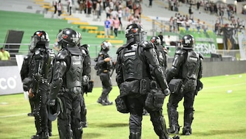 Presidente de la Dimayor pidió cárcel para los violentos en el fútbol colombiano: “Las normas protegen a estos vándalos”
