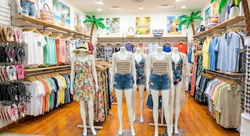 Las blusas fueron las únicas prendas de las seis categorías que aumentaron su valor importado acumulado.