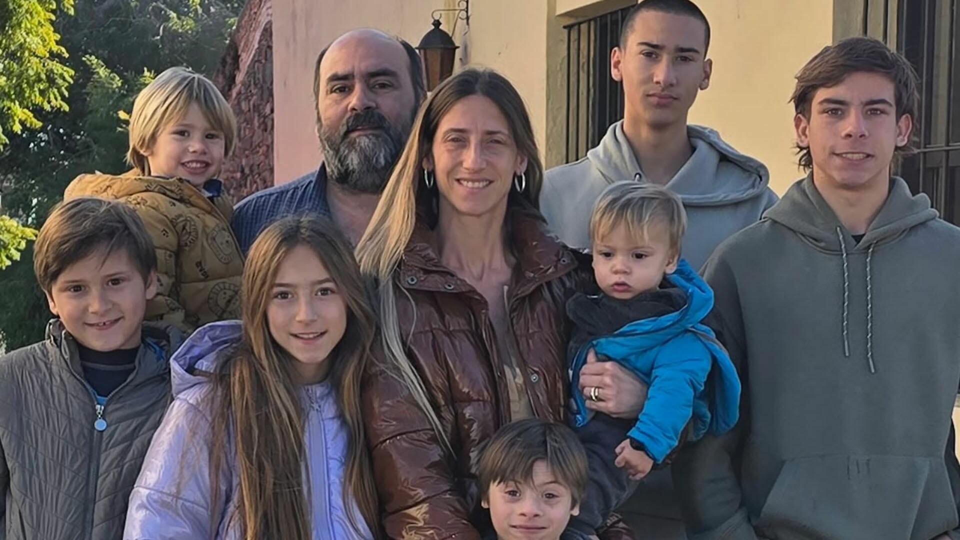 La “Ballerina Farm” argentina: vive en un campo en Tandil, tiene 7 hijos, y todo lo que cocina sale de su granja y su huerta (@coty.granjera)