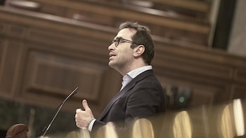 Cuerpo rechaza los pactos de Extremadura y Aragón y avisa de que el Gobierno velará porque se cumpla la Ley