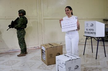 Luisa González votó en la