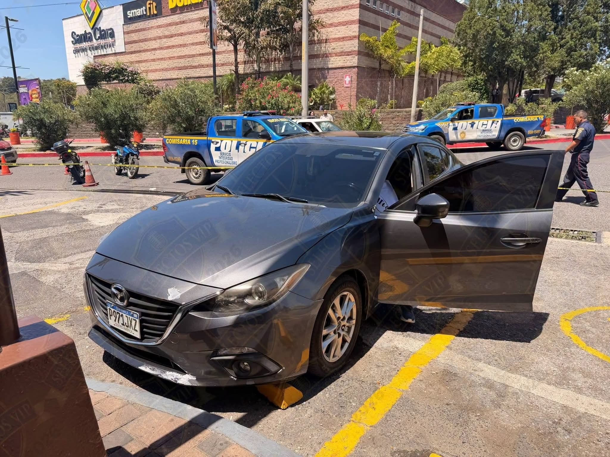 El abogado Carlos Iván Herrera Gil murió en un ataque a balazos dentro de su vehículo en el estacionamiento de un centro comercial de Bárcenas, Villa Nueva, en Guatemala. (Redes Sociales)