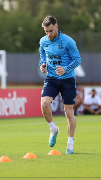 Nicolás Tagliafico efectúa un pique