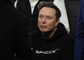 La administración Trump habló con SpaceX sobre una posible donación de acciones para las cuentas infantiles y el presidente dijo que cree que Elon Musk aportará (AP Foto/Matt Rourke).