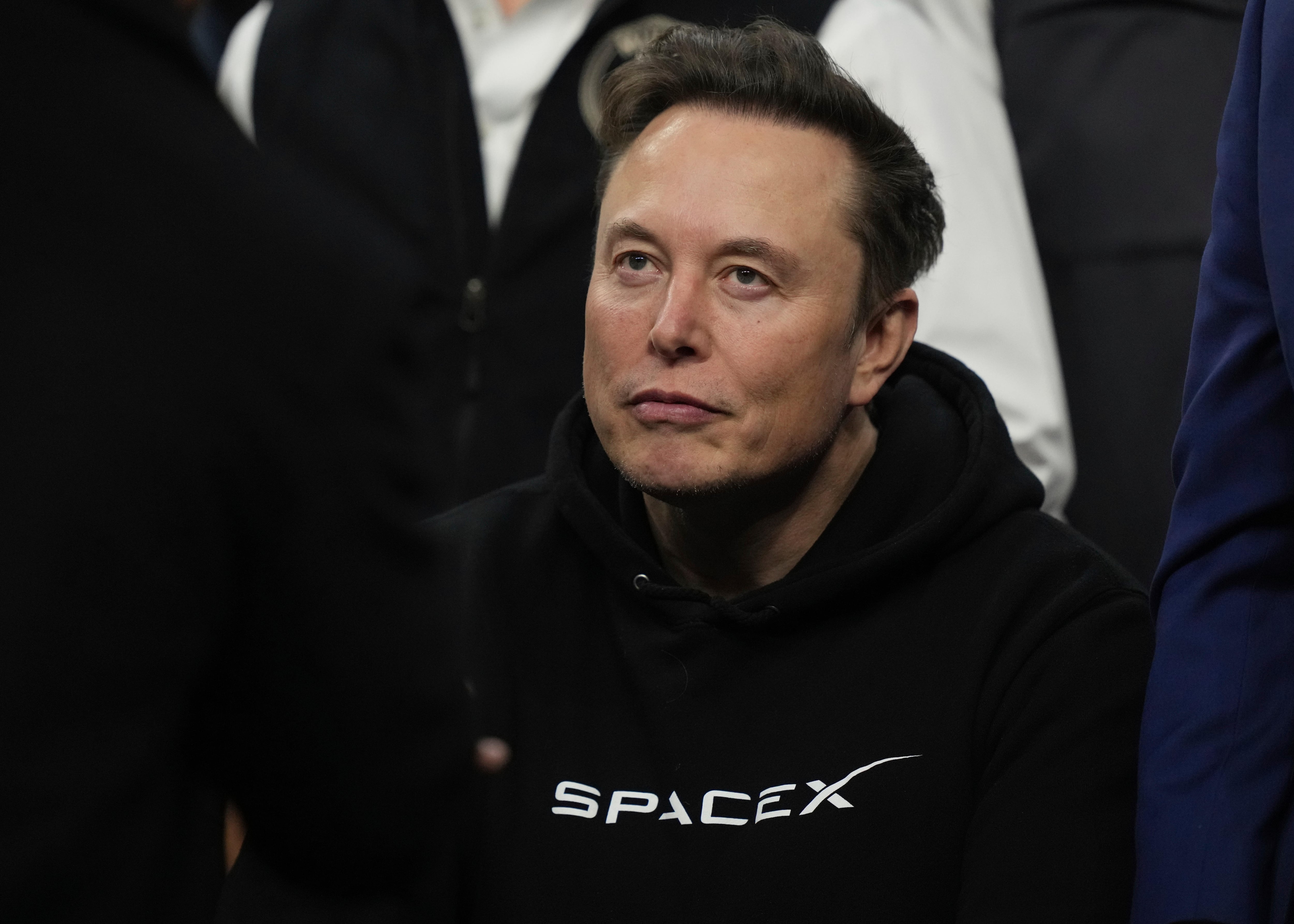 La administración Trump habló con SpaceX sobre una posible donación de acciones para las cuentas infantiles y el presidente dijo que cree que Elon Musk aportará (AP Foto/Matt Rourke).