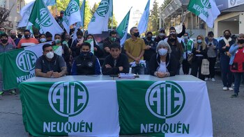 Conferencia de prensa de Carlos