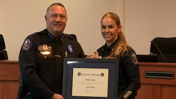 El departamento de policía del sur de Florida asciende a su primera jefa de policía durante una celebración especial