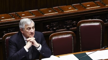 Italia convoca al embajador de