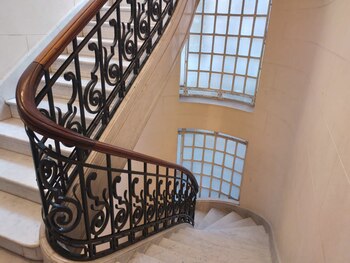 Áreas comunes con escaleras de