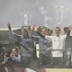 El gesto del plantel de la selección argentina con la gente en su recorrida desde el aeropuerto hasta el predio de Ezeiza