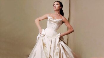 Años más tarde, Victoria volvió