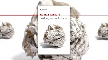 Portada del libro de Salman Rushdie con una bola de papel arrugado sobre un fondo blanco con otras bolas de papel desenfocadas.