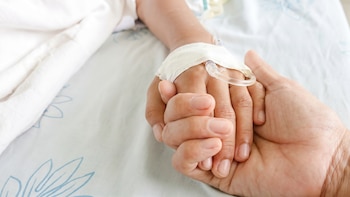 Familia lucha por un medicamento para su hijo de 5 años: tutela exige la entrega, pero el proceso no avanza