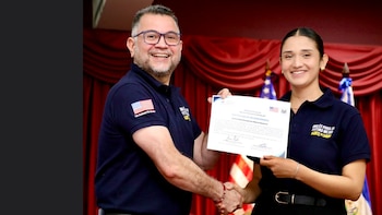 La embajada de Estados Unidos clausura en El Salvador el programa “Inglés para un Futuro Mejor” (Foto cortesía Embajada de los Estados Unidos en El Salvador)