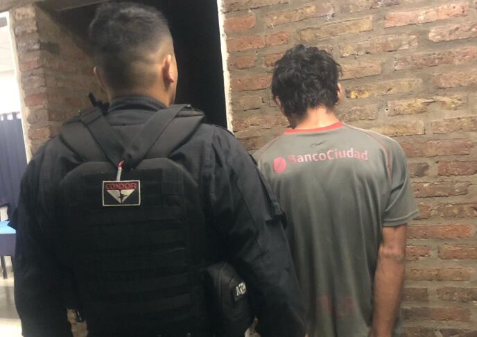 Dos de los tres sospechosos por el violento robo fueron detenidos (Foto: Aires de Santa Fe)