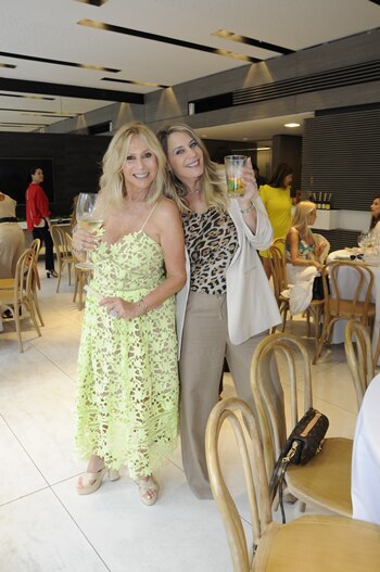 Ana junto a Rocío Marengo