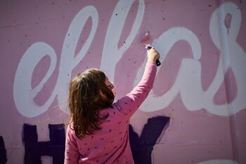 14/03/2021 Una niña participa en