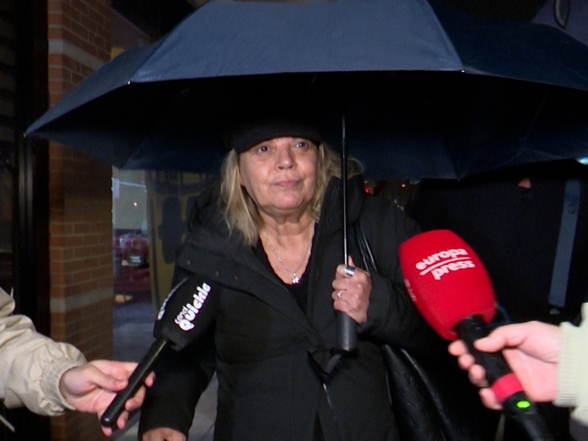 Terelu Campos, molesta, se desvincula de la decisión de Carlo Costanzia