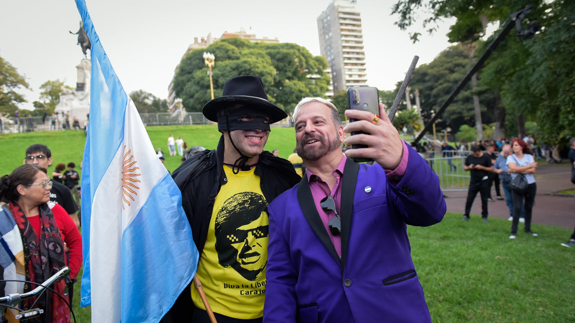 Algunos de los militantes que asistieron al cierre de campaña (Gustavo Gavotti)