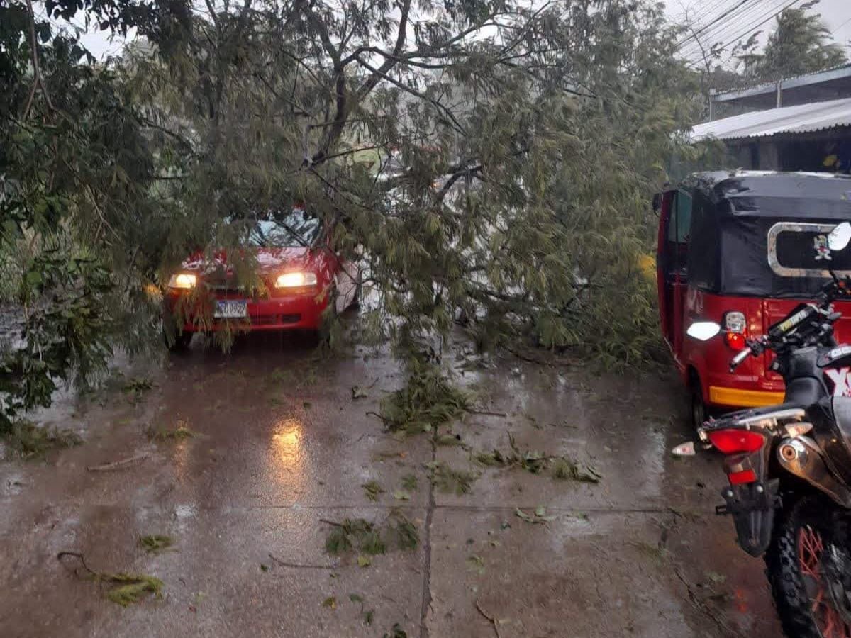 El sector de Mármoles registró una de las mayores acumulaciones de agua durante la lluvia. (Foto: Redes sociales)