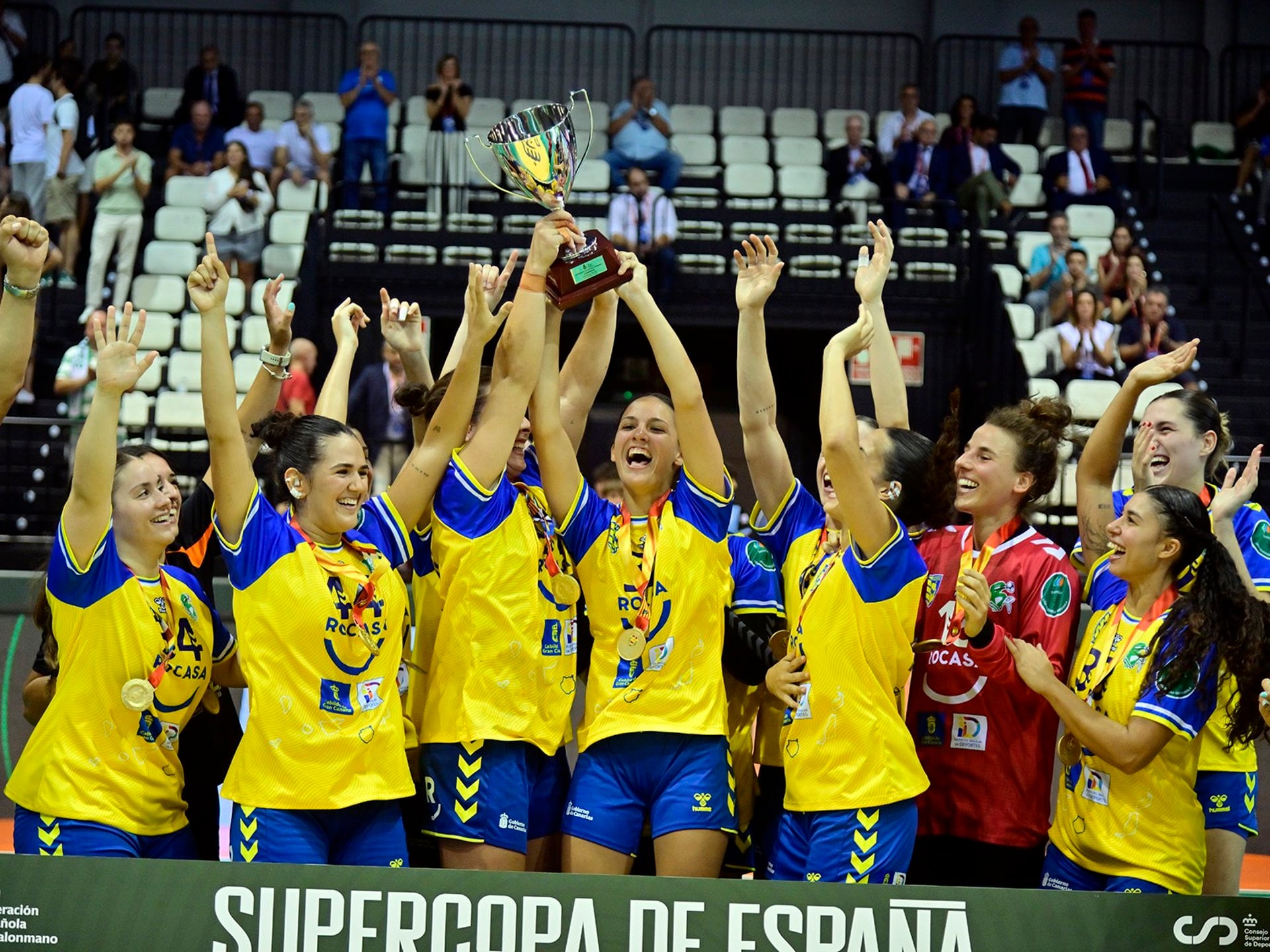 05/09/2026 El Rocasa Gran Canaria se proclama campeón de la Supercopa Iberdrola.
DEPORTES
JLRECIO