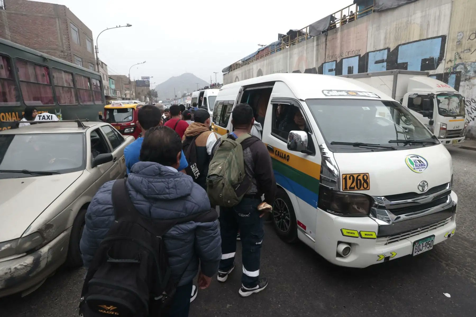 Las empresas de transporte urbano de Lima y Callao operan al 30% o 40% debido al aumento de la inseguridad y a la reducción de conductores.