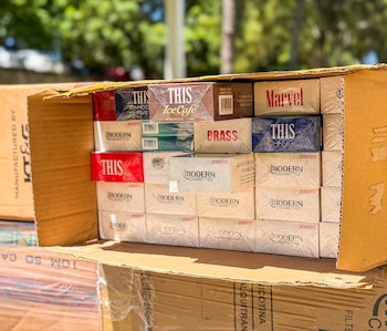 Los cigarrillos de contrabando ingresan a El Salvador desde China o Corea, pasan por Panamá y zonas libres de Belice o Guatemala, y cruzan por puntos fronterizos no habilitados. (Foto: PNC)