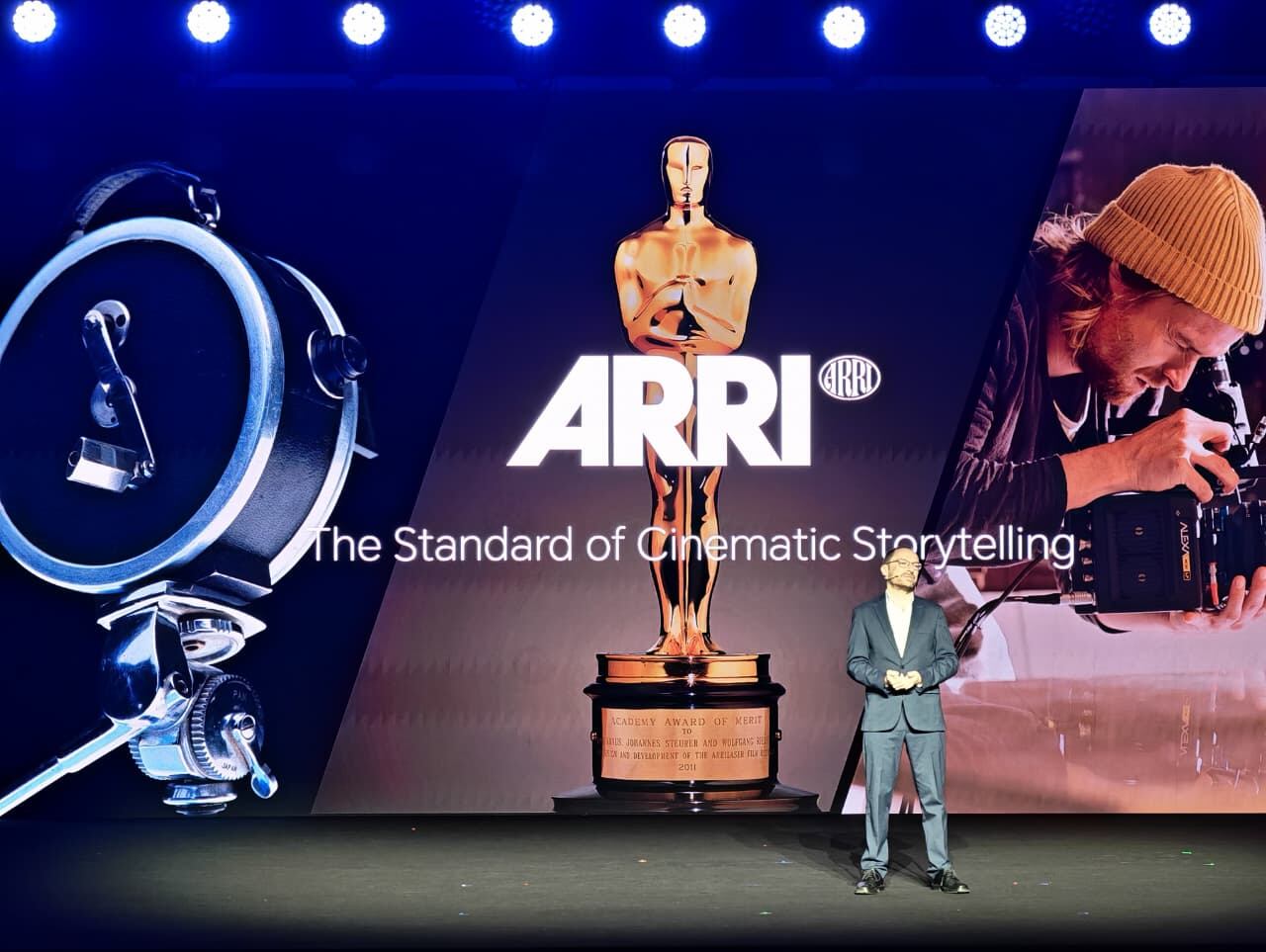 La colaboración permitirá a los creadores de contenido capturar imágenes con estándares de cine desde un teléfono móvil. (Infobae)