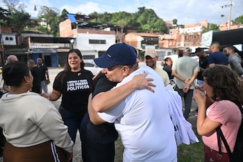 Delcy Rodríguez anunció la excarcelación de 131 presos políticos venezolanos en el marco de la Ley de Amnistía aprobada en febrero. (Photo by Juan BARRETO / AFP)
