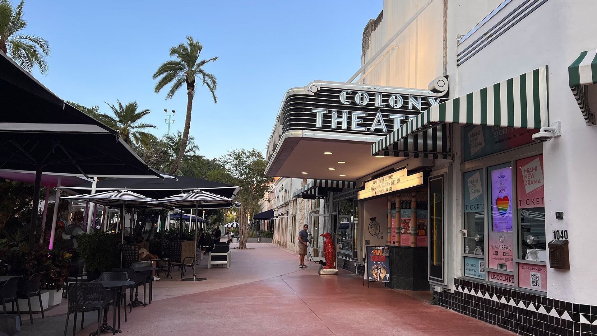 Lincoln Road es una famosa calle peatonal en Miami Beach, Florida, conocida por sus tiendas, restaurantes y vida nocturna vibrante.Crédito: (Foto: Opy Morales)