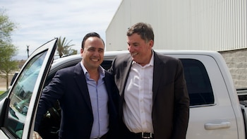 Ministro canadiense se reúne con