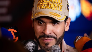 De la Espriella hace un llamamiento a "derrotar a la tiranía" tras votar en Barranquilla